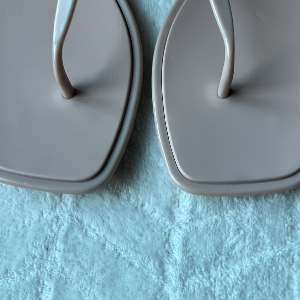 Tory Burch Roxanne Jelly Sandals - Picture 7 of 16